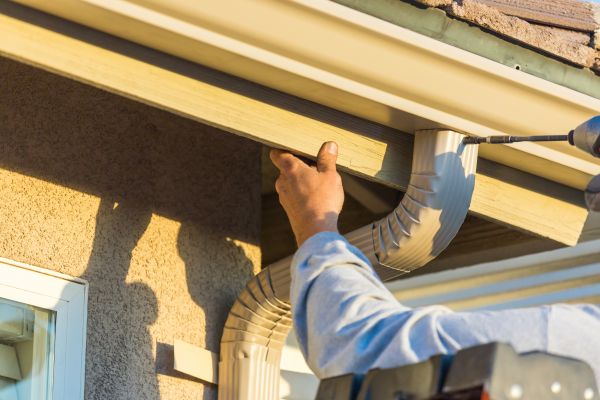 Aluminum Rain Gutter Service in Seminole